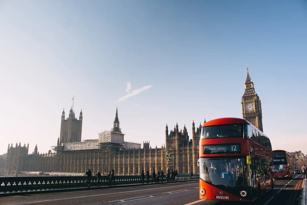 Angleterre : Un vendeur licencié pour avoir empêché un vol à l’étalage suscite l’indignation