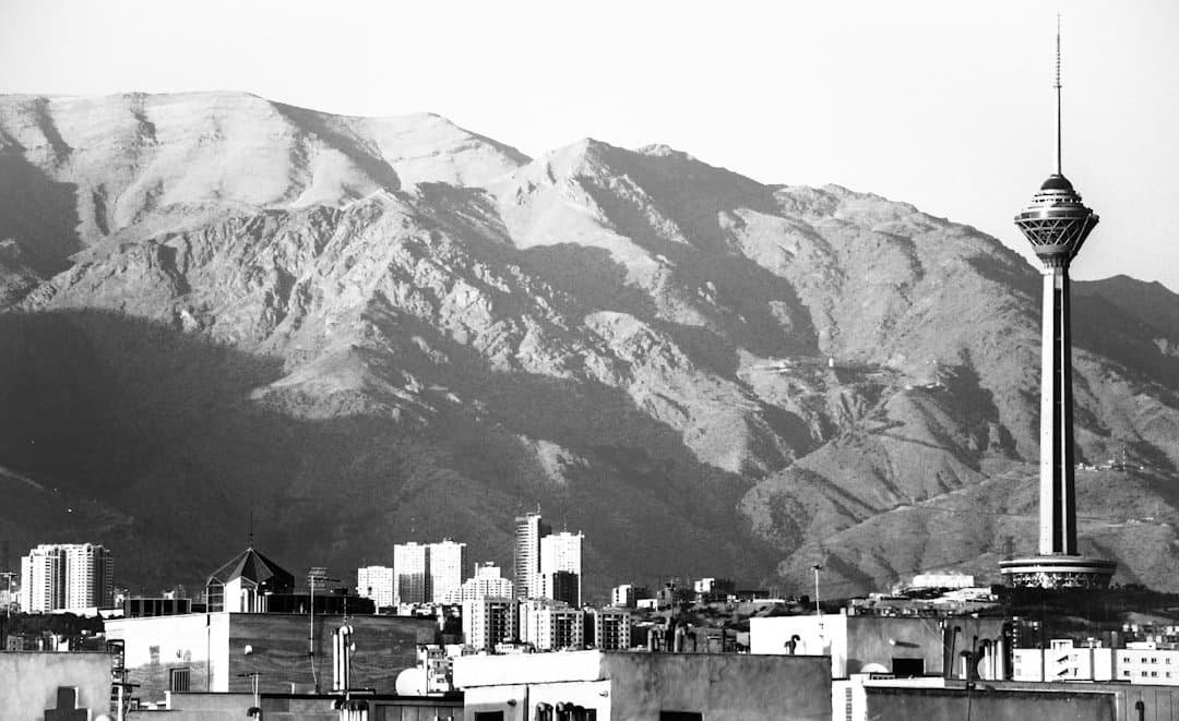 Droit international vs souveraineté iranienne : le blocage du détroit d’Ormuz en 2026