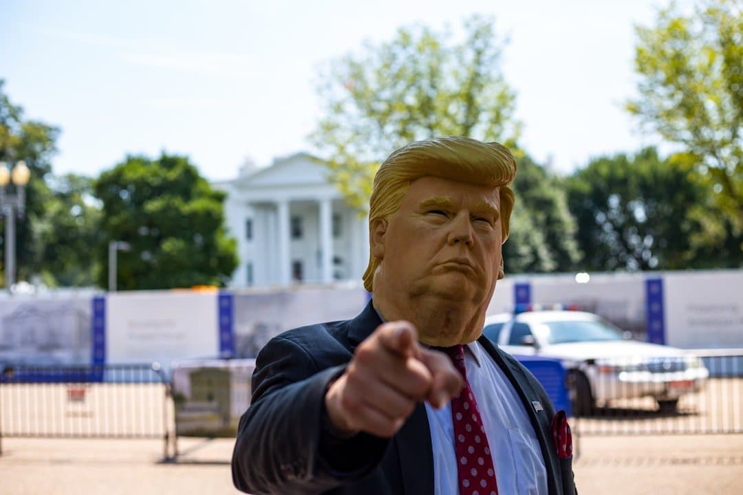 Donald Trump annonce l'escorte américaine des navires bloqués dans le détroit d’Ormuz en 2026