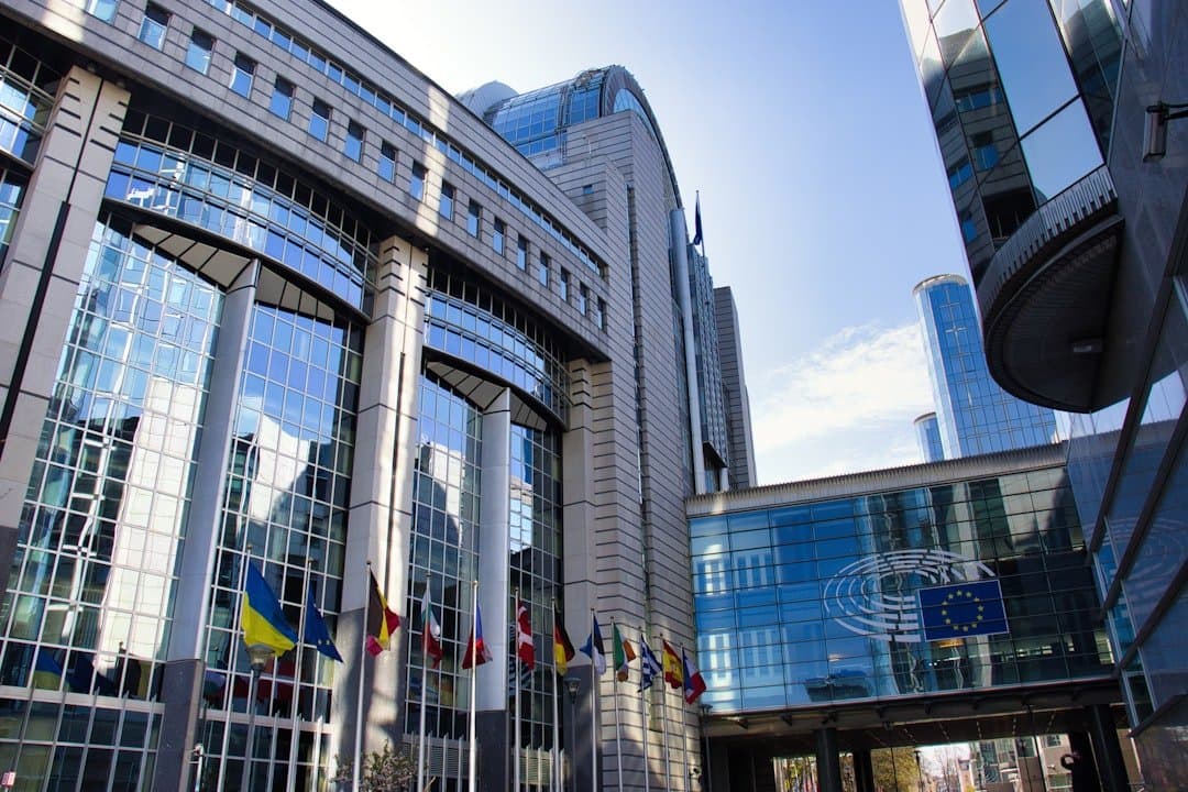 Roumanie 2026 : l'extrême droite profite du renversement du Premier ministre pro-européen