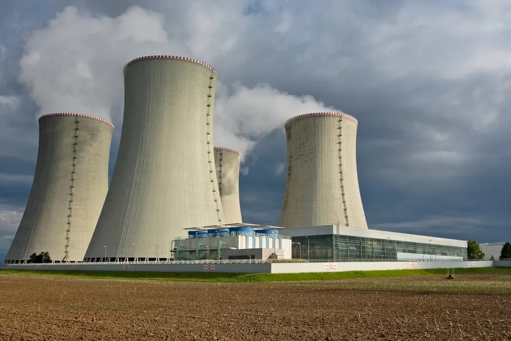 Attaque au drone près de la centrale nucléaire de Barakah : inquiétudes de l'AIEA aux Émirats arabes unis