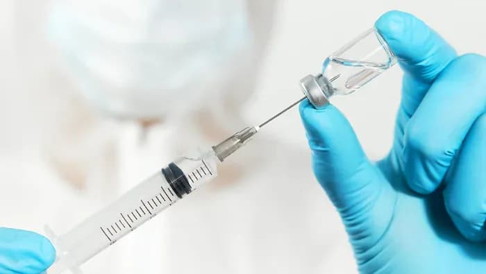 Vaccin expérimental aux États-Unis : deux familles afro-américaines portent plainte
