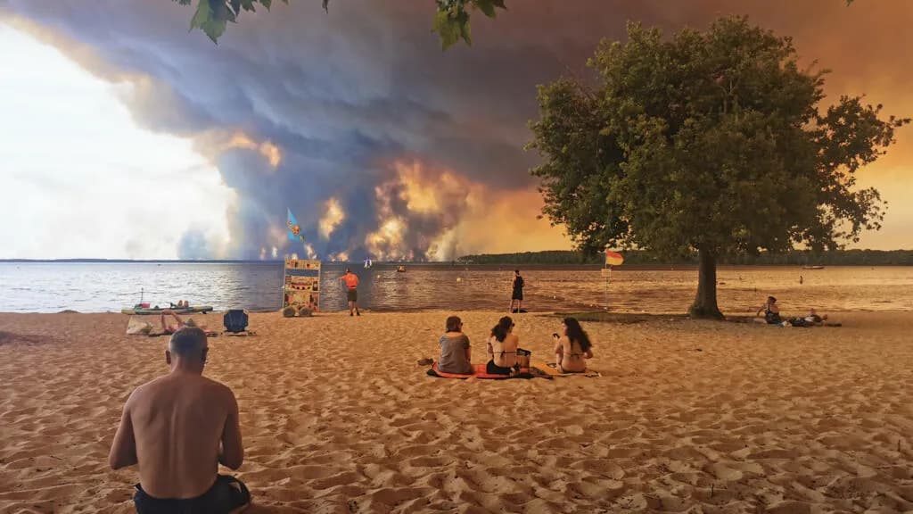 Incendies en Europe et manifestations en Inde : les actualités de la semaine
