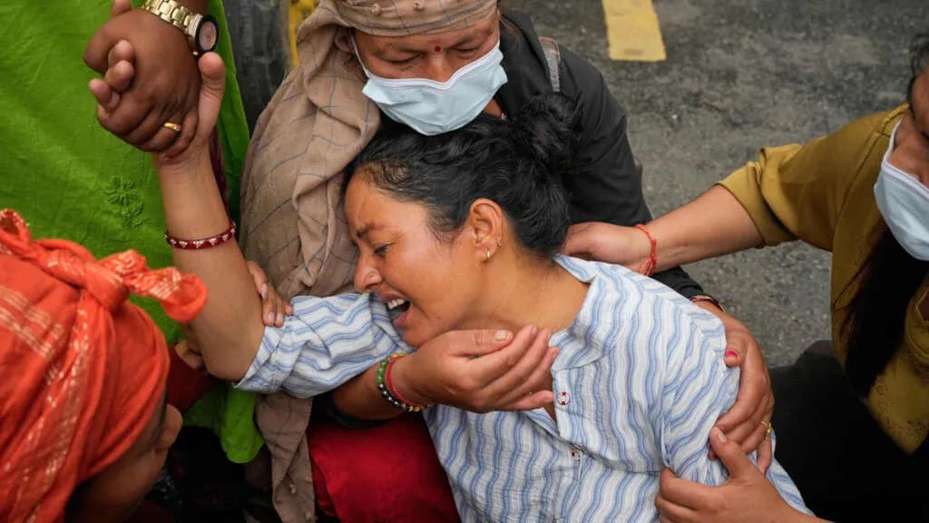 Crue dans l'Himalaya : plus de 1 000 morts entre le Népal et la Chine, 4 500 disparus