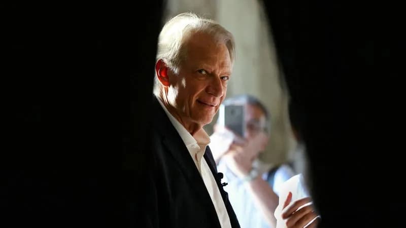 Présidentielle : la stratégie de patience de Dominique de Villepin face à une candidature incertaine