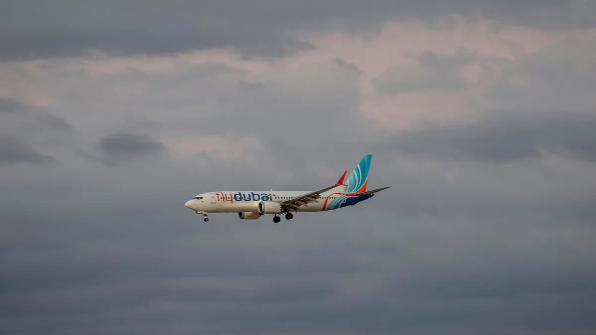 Vol FlyDubai détourné vers Tel‑Aviv : le pilote indien poignardé, Modi salue son courage