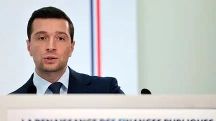Jordan Bardella conteste l'authentification de Mediapart et affirme ne pas avoir Facebook
