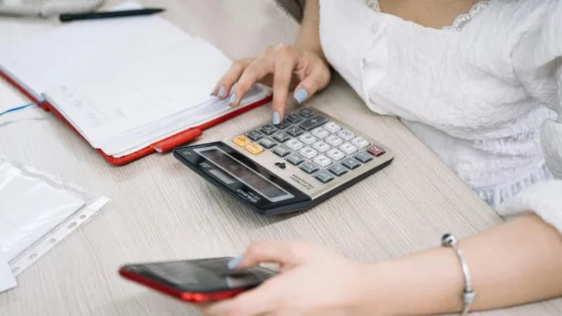 Nouveaux avantages fiscaux du budget : suppression de l'abattement retraités, heures sup défiscalisées, crédit d'impôt EHPAD