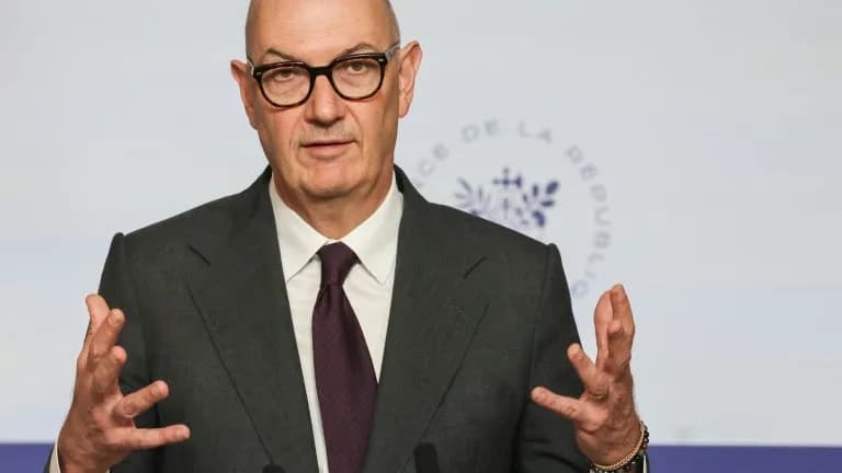 Roland Lescure expose les défis budgétaires aux futurs ministres des Finances