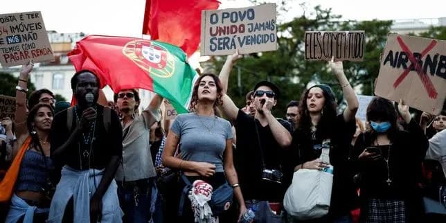 Manifestations en Europe contre la hausse des prix de l’énergie et la crise du logement
