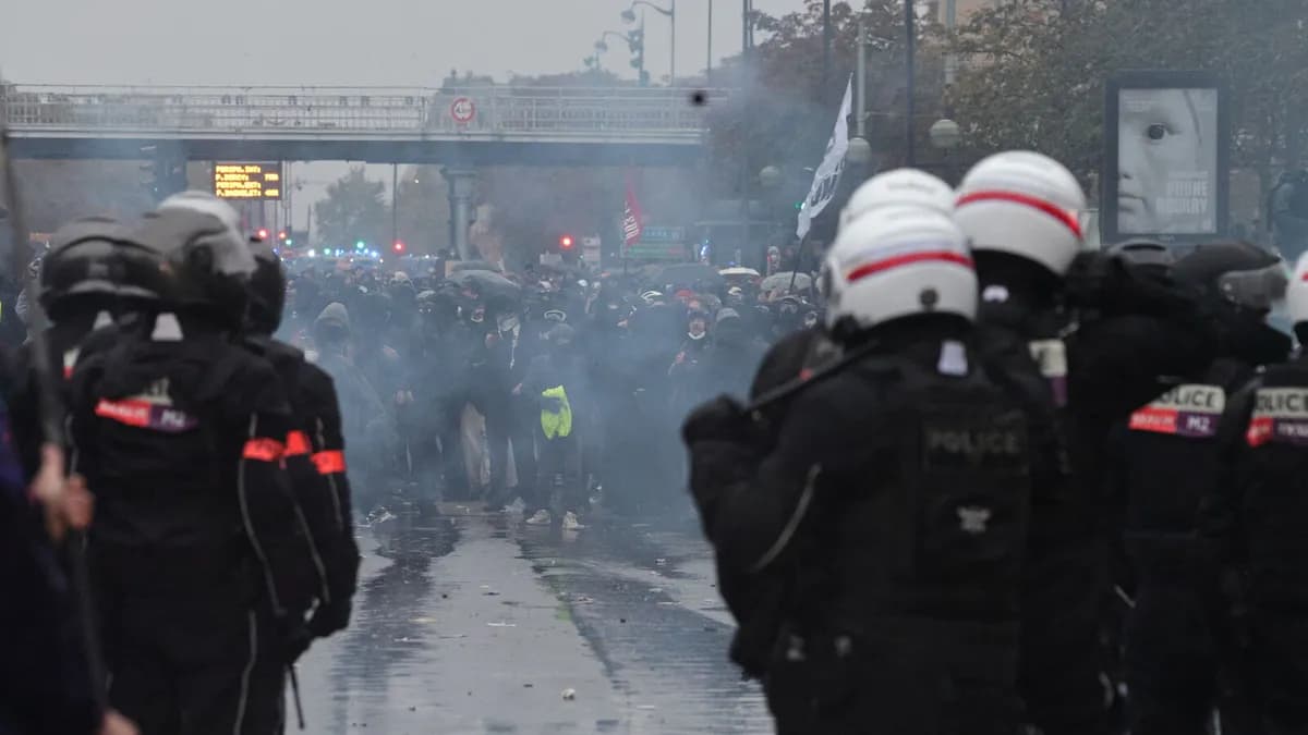Manifestation du 24 octobre à Paris : 142 interpellations et plus de 1300 en France
